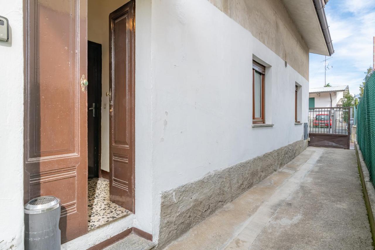 Apartmán Bilocale Blue Relax Erba Exteriér fotografie