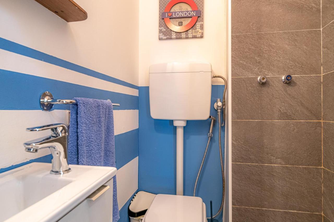 Apartmán Bilocale Blue Relax Erba Exteriér fotografie
